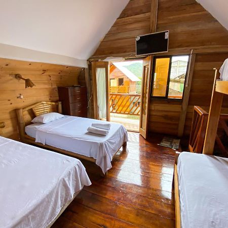Hostal Tortuga Dorada Puerto López Kültér fotó