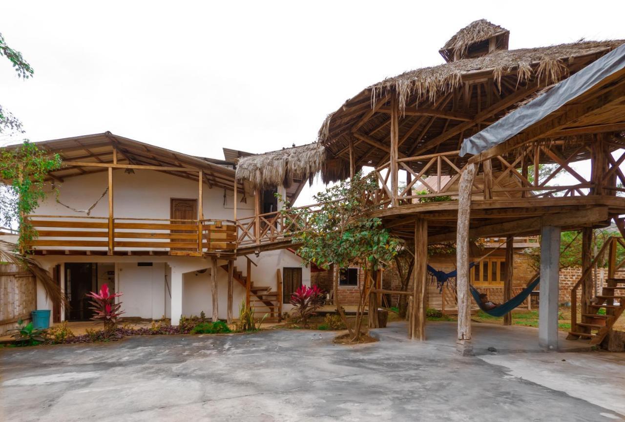 Hostal Tortuga Dorada Puerto López Kültér fotó