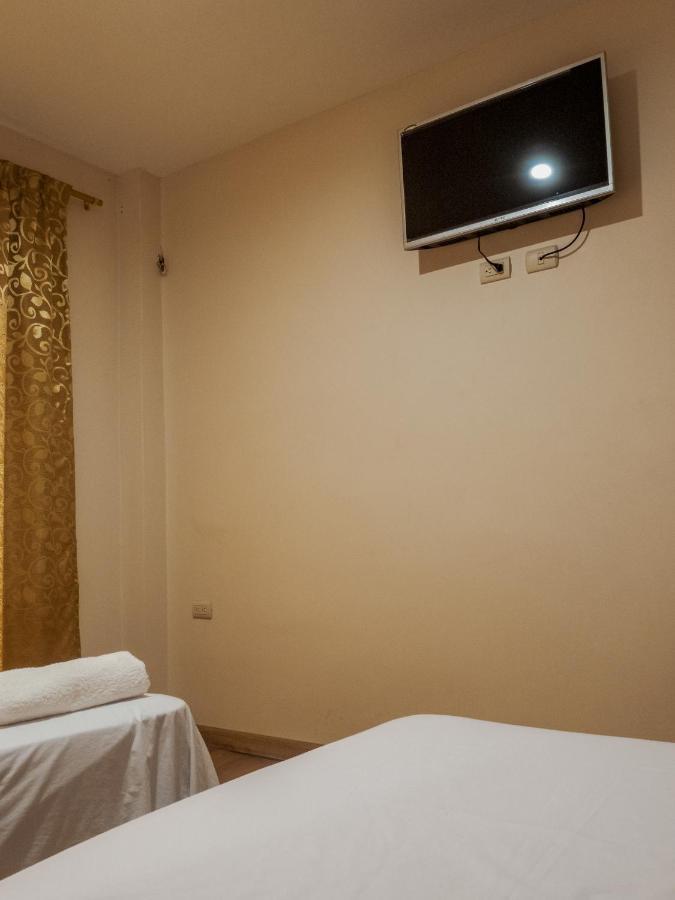 Hostal Tortuga Dorada Puerto López Kültér fotó