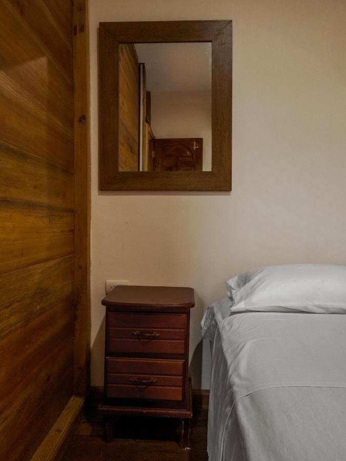 Hostal Tortuga Dorada Puerto López Kültér fotó