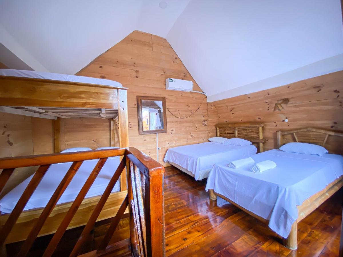 Hostal Tortuga Dorada Puerto López Kültér fotó