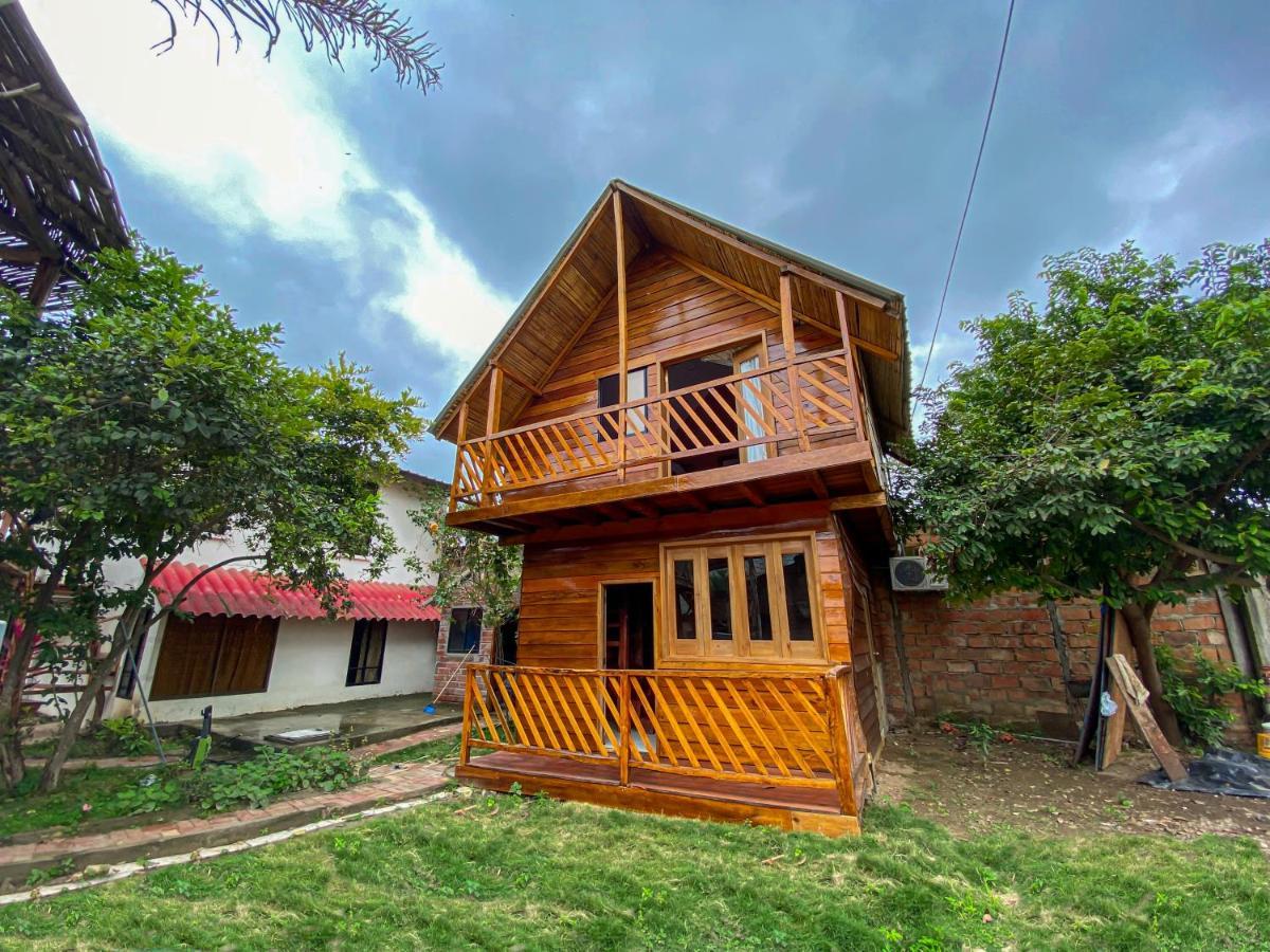 Hostal Tortuga Dorada Puerto López Kültér fotó