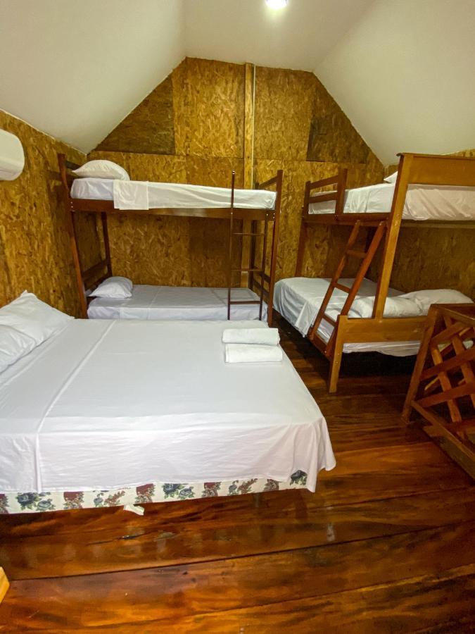 Hostal Tortuga Dorada Puerto López Kültér fotó