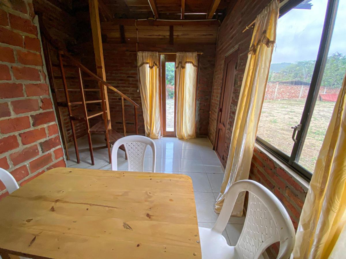 Hostal Tortuga Dorada Puerto López Kültér fotó